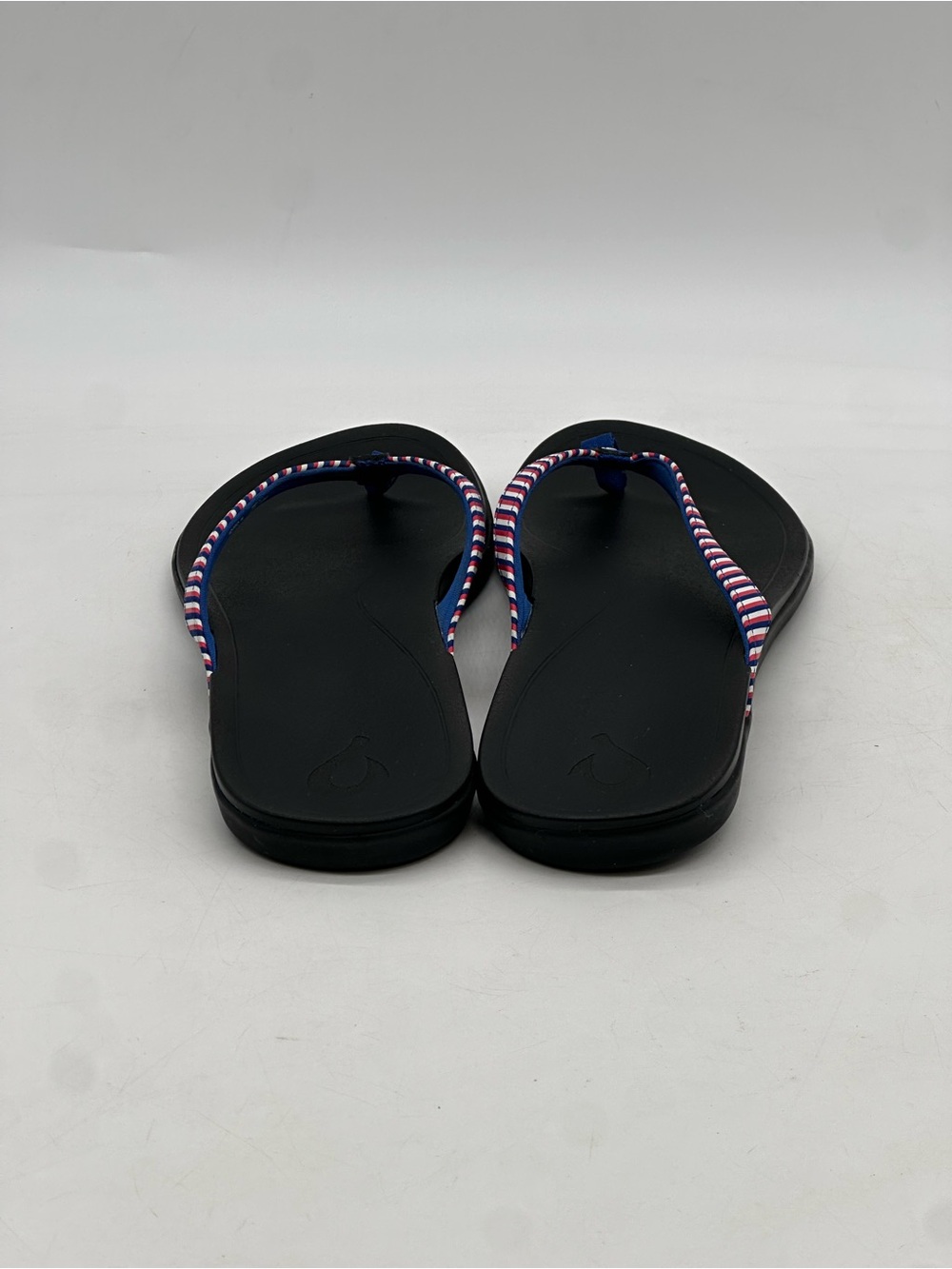 OluKai Ho’opio Slippers. Size 9 - Picture 6 of 10